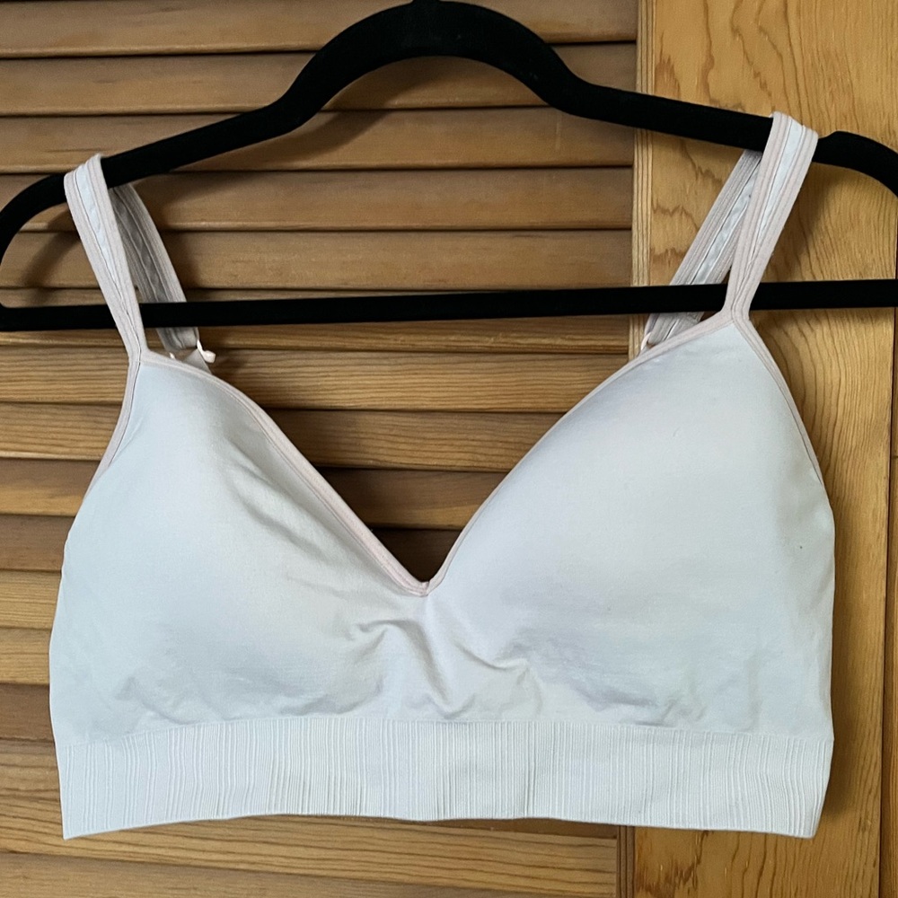 Athleta embrace bra in pink size Medium A-C